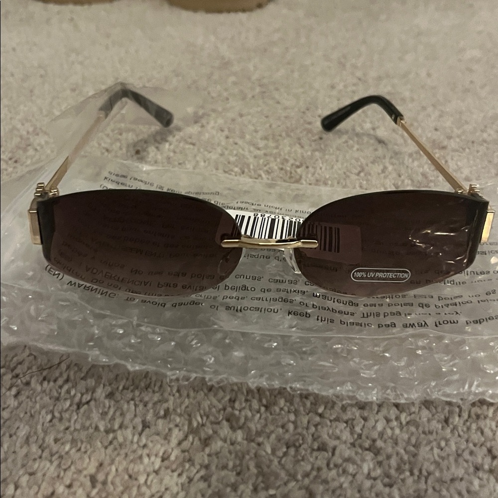 New Vici Rectangular Sunglasses - image 7